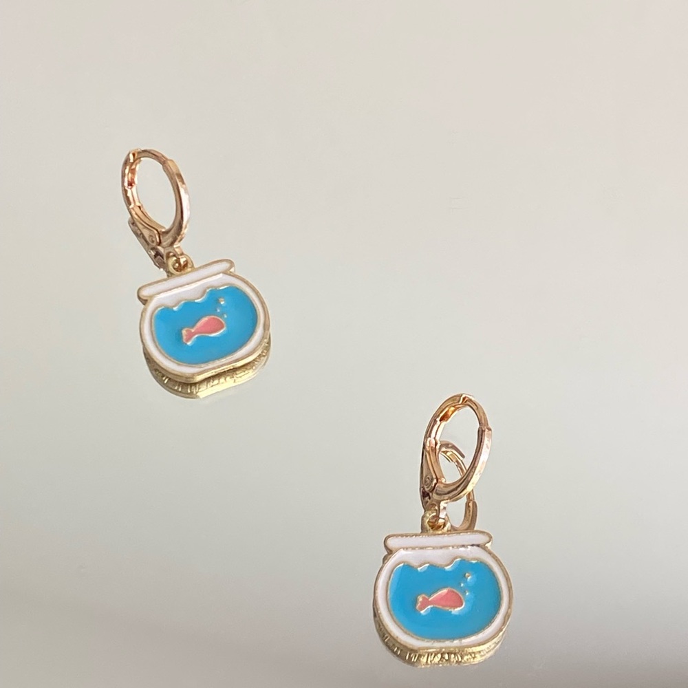 Cute funky Fish in a bowl gold enamel earrings
